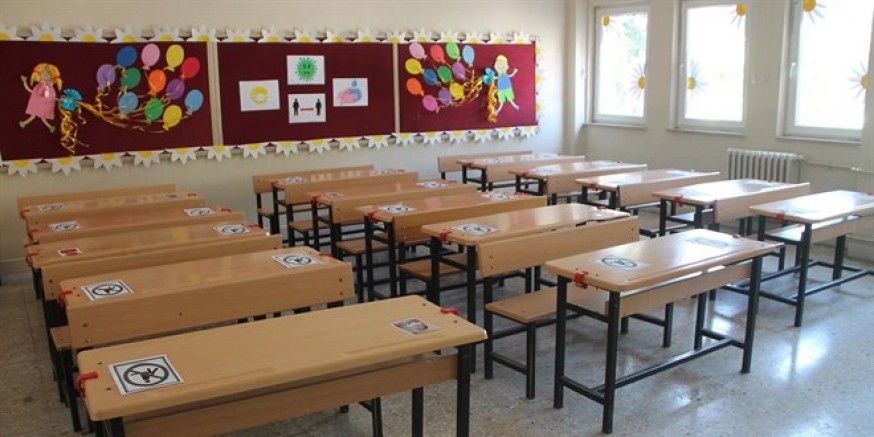 1 Nisan'da Okullar Tatil Edildi