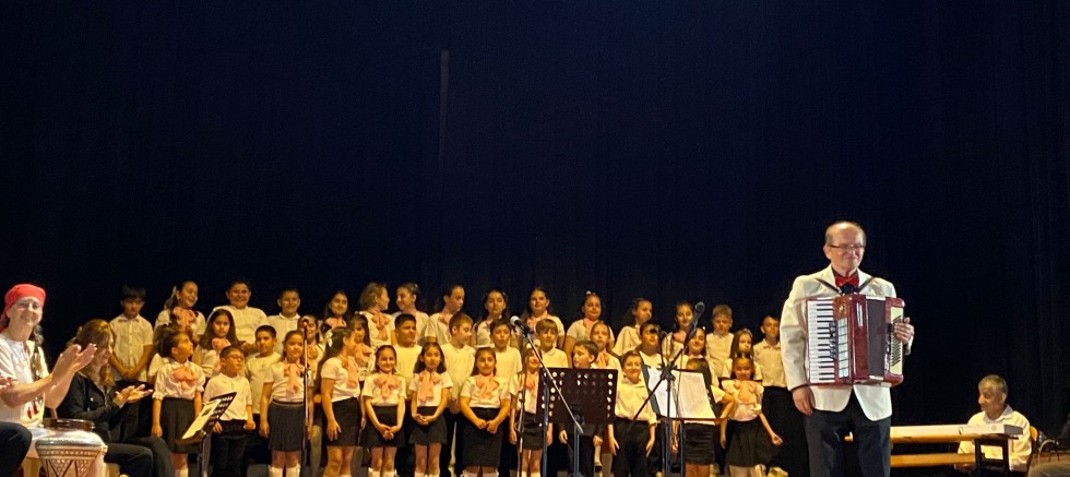 26 Kasım İlkokulu Çocuk Korosu İlk Konserini Verdi