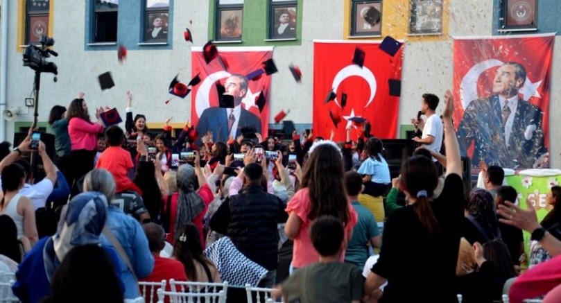 26 Kasım İlkokulu'nda Mezuniyet Coşkusu