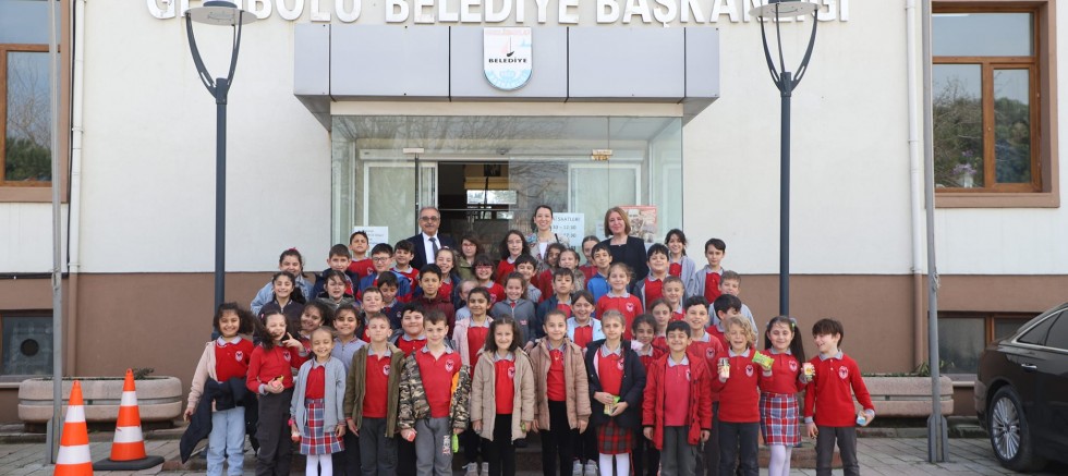 26 Kasım İlkokulu Öğrencilerinden Başkan Özacar’a Ziyaret