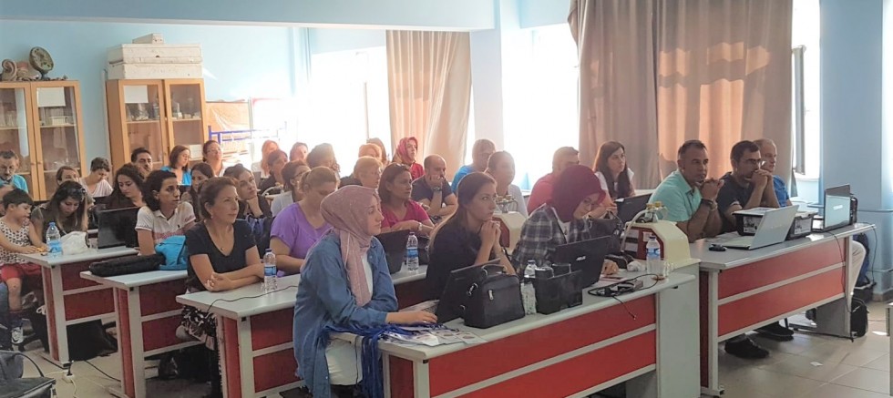60 Öğretmen hafta sonu eğitimdeydi