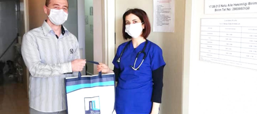 Aile Hekimlerine Maske Dağıtıldı