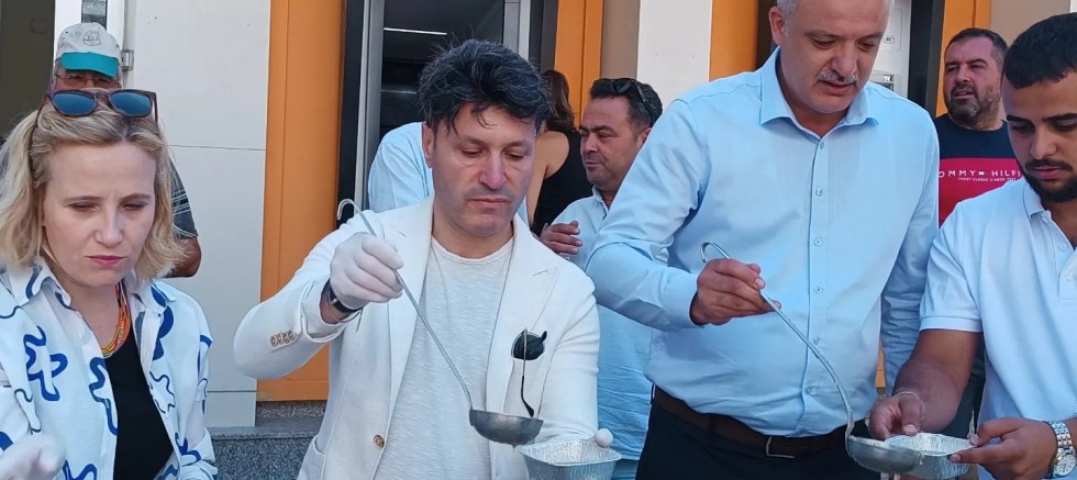 AK Parti’den Aşure İkramı