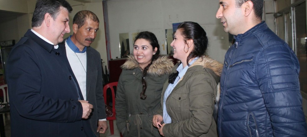 Ak Parti'den Dünya Roman Gününde Romanlara Ziyaret
