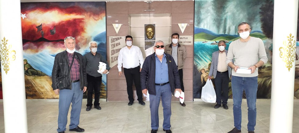 AK Parti’den Vefa Grubuna 2 Bin Adet Maske