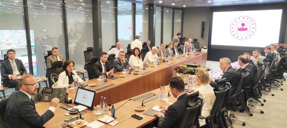 AK Parti Heyeti Tam Kadro Ankara’da