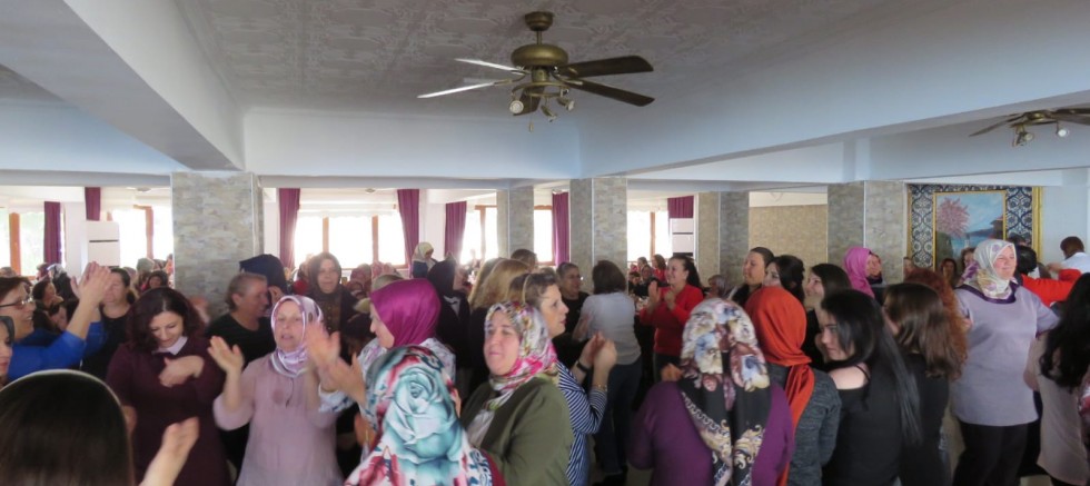 AK PARTİ İLÇE KADIN KOLLARI EĞLENCE DÜZENLEDİ