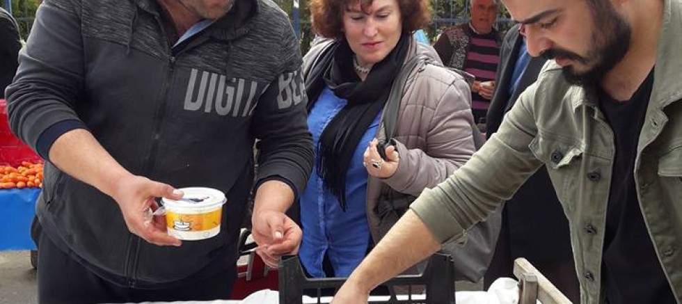 AK PARTİ İLÇE KADIN KOLLARINDAN ŞEHİTLERİN ANISINA BUĞDAY ÇORBASI İKRAMI