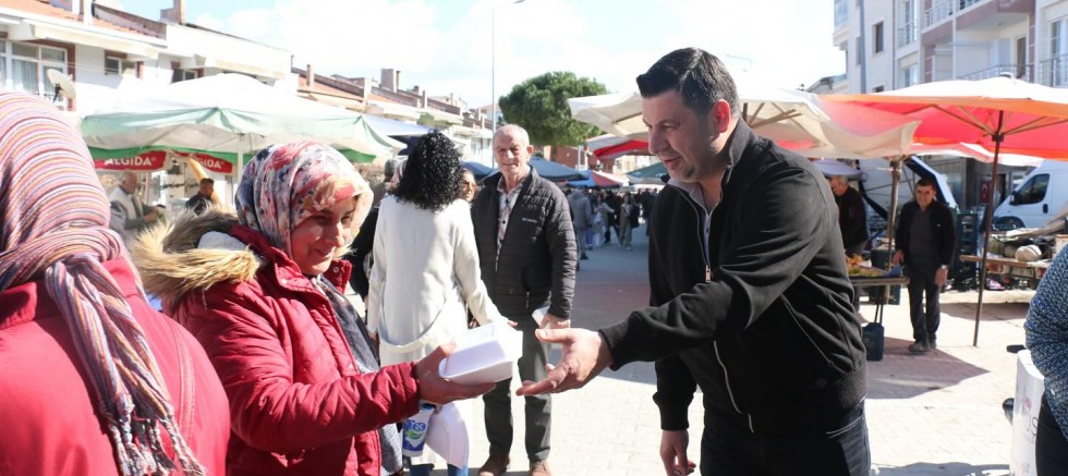 Akkuş, Kandil Simidi Dağıttı