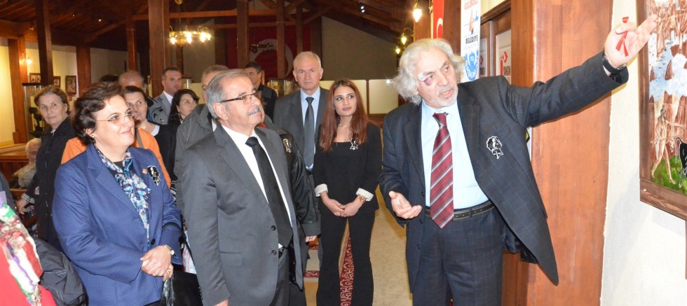 AKM’DE ÇİNİ VE SERAMİK SERGİSİ AÇILDI