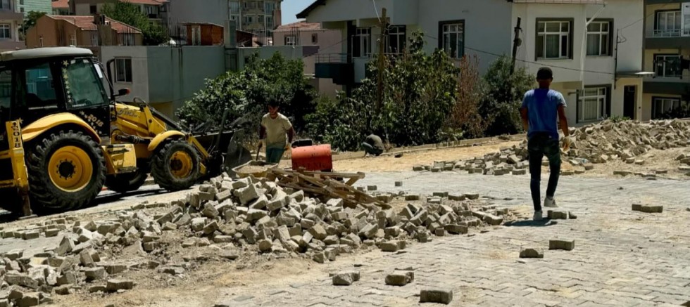 ‘Altyapısı Tamamlanan Yerlerde Parke Taş Çalışması’