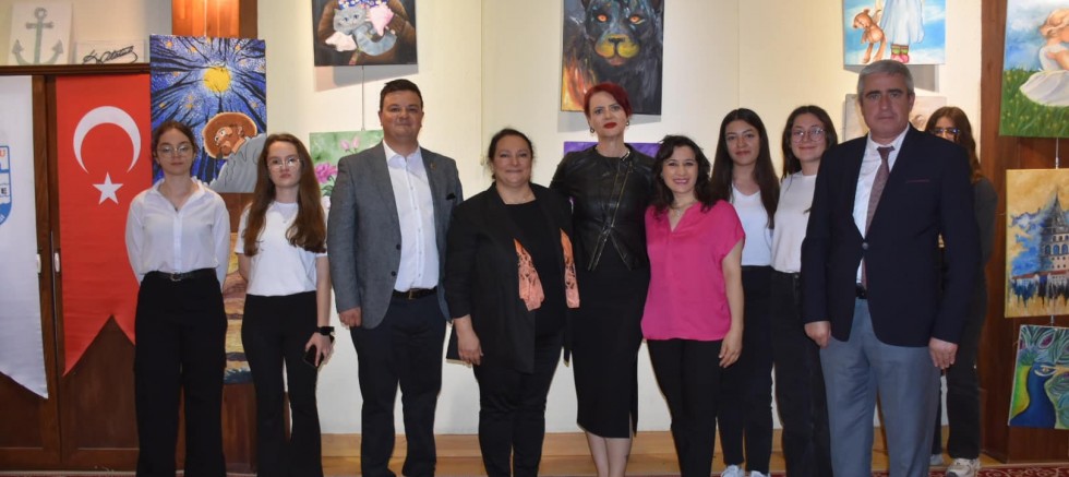 Anadolu Lisesi’nin Resim Sergisi Açılışı Yapıldı
