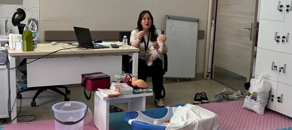 Anne Adaylarına Gebelik ve Bebek Bakımı Eğitimi
