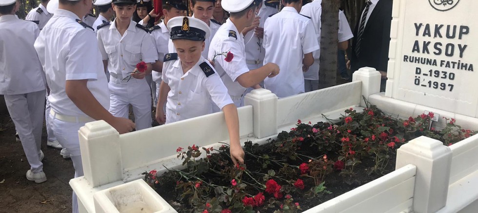 Armatör Yakup Aksoy Mezarı Başında Anıldı