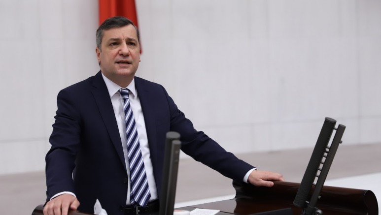 ‘Atatürk’e Saygısızlık Edenlerin Tarikat Bağlantısını Araştırdınız Mı?’