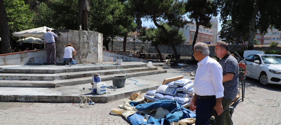 Atatürk Heykeli ve Çevresinde Restorasyon Çalışması