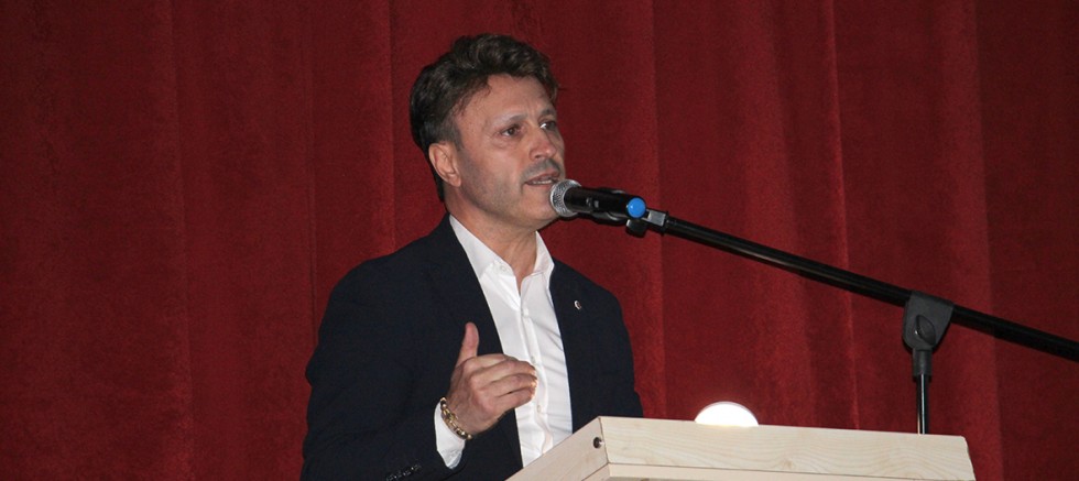 ‘Atatürk Sevgimizin, Sizin Onayınıza İhtiyacı Yok’