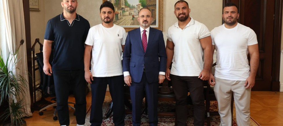 Başarılı Güreşçilerden Turan’a Ziyaret