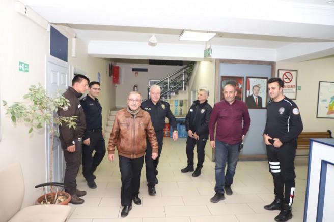 Başkan Özacar’dan Görev Başındaki Personele Ziyaret