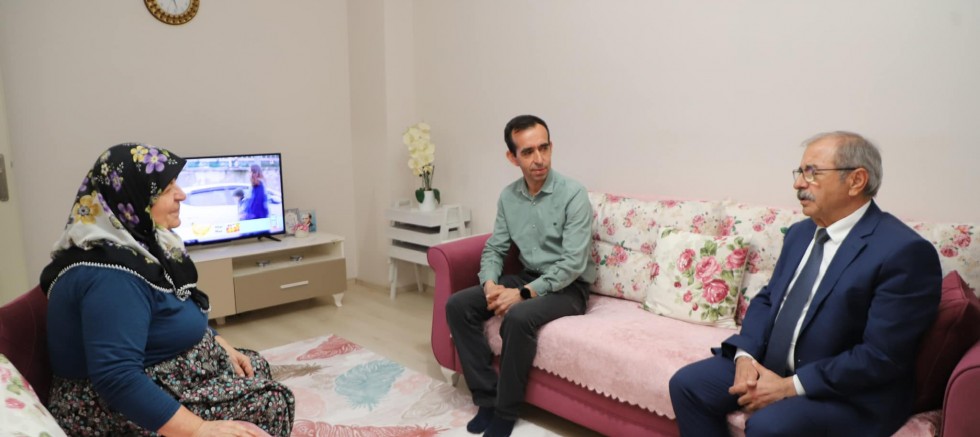 Başkan Özacar, Ev Ziyaretlerini Sürdürüyor
