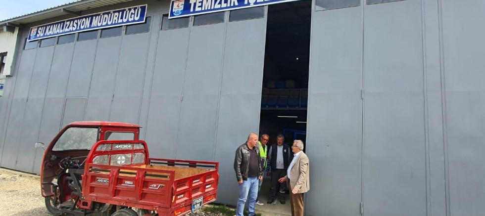 Başkan Özacar, Hizmet Birimleri Binasını İnceledi