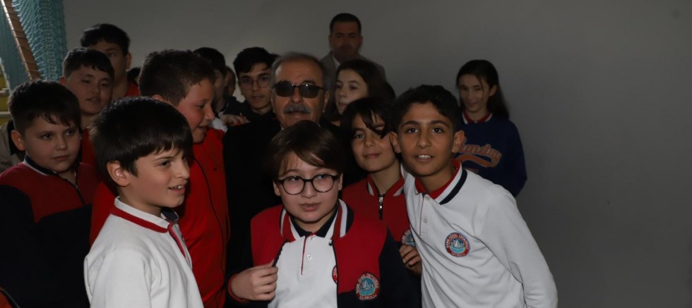Başkan Özacar, Okulları Ziyaret Etmeye Devam Ediyor