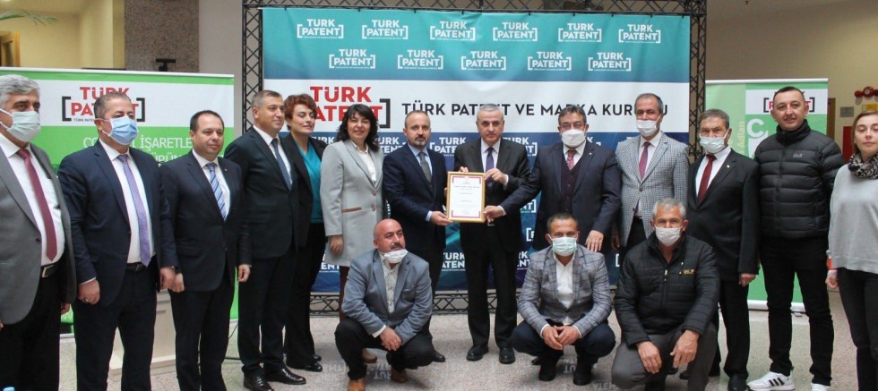 Bayramiç Tahin Helvası Coğrafi İşaret Tescili Sertifikasını Aldı