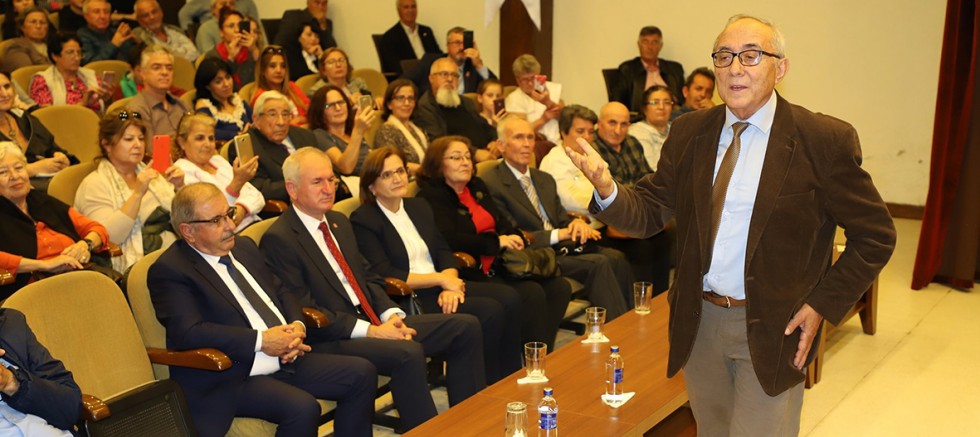 Behramoğlu’dan ‘Cumhuriyet’ Konulu Söyleşi