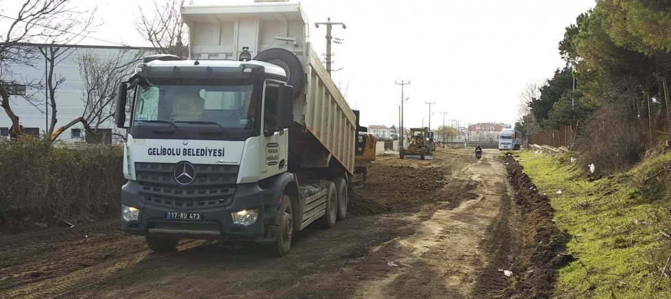 Belediye Çalışmalarını Haftasonu Da Sürdürdü