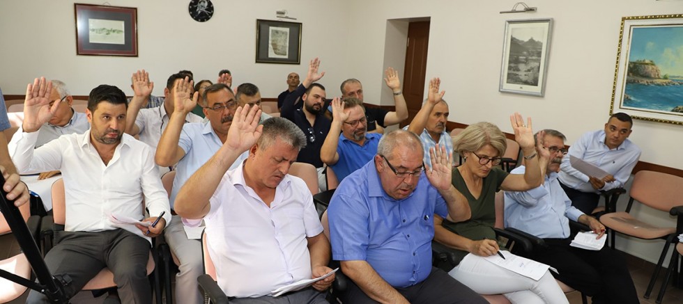 BELEDİYE MECLİSİNDE TATİL BİTTİ