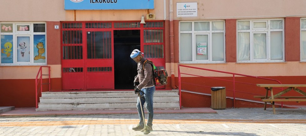 Belediyeden Okullarda Temizlik Çalışmaları