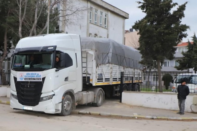 Belediyenin Yardım Tırı Yola Çıktı
