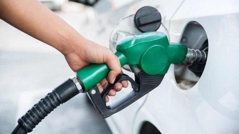 Benzin ve Motorine  Zam! İkisi De Artık Çift Hanede