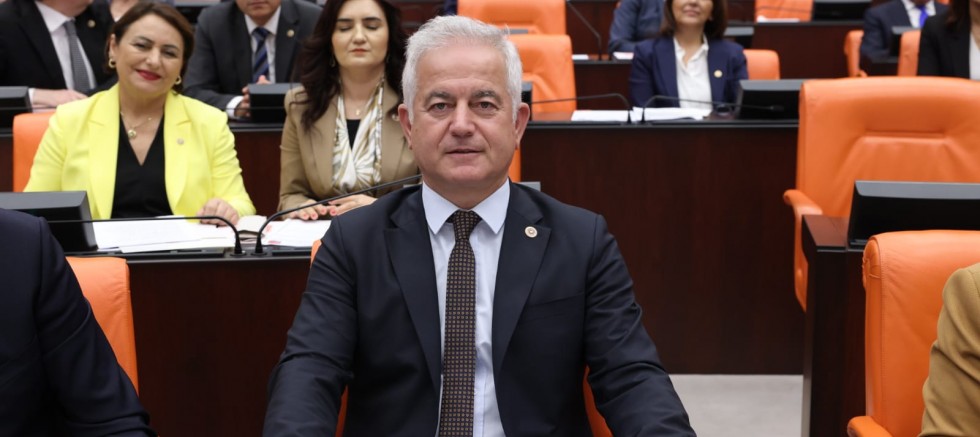 ‘Büyük Önderimizi Minnetle Anıyoruz’