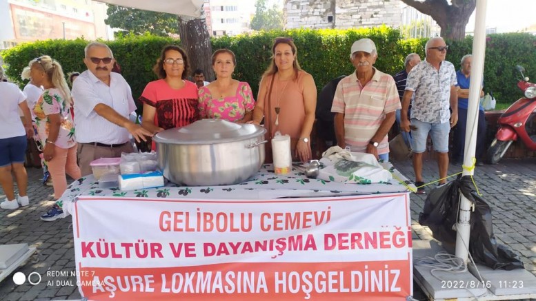 Cemevi Derneği’nden Aşure İkramı