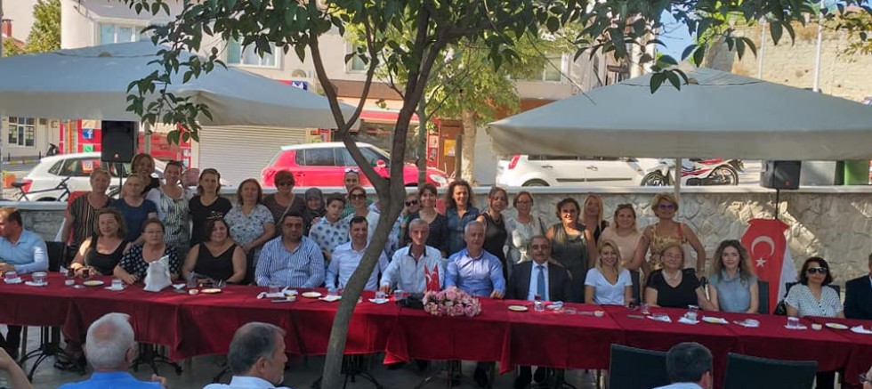 CHP’de parti bayramlaşma töreni düzenlendi