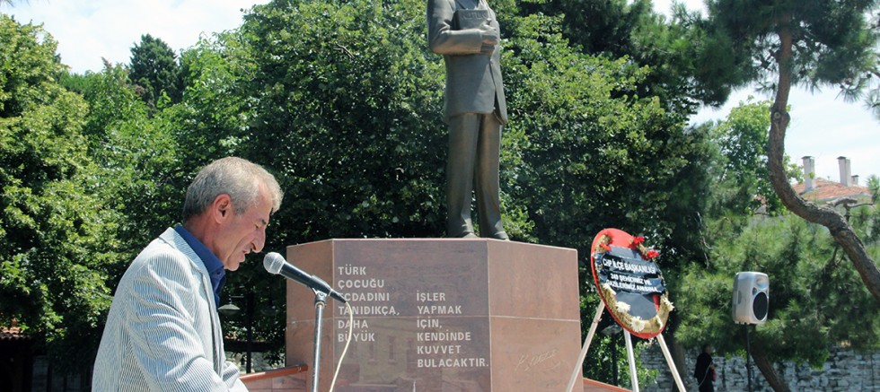 CHP’DEN ATATÜRK ANITINA ÇELENK