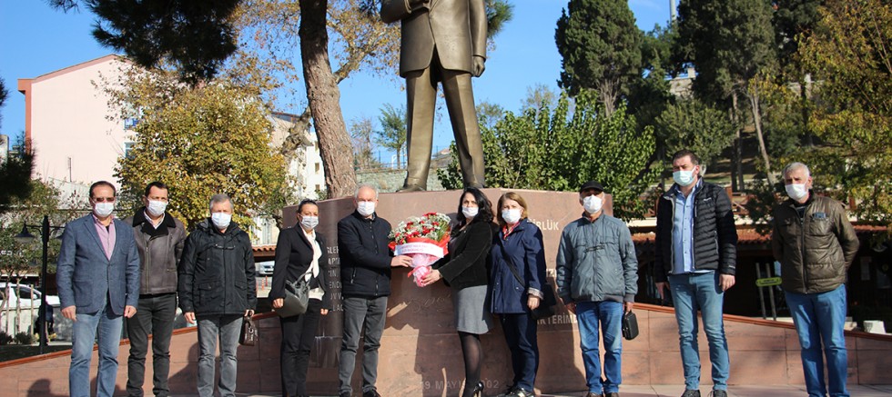 CHP’den Öğretmenler İçin Buket Sunumu
