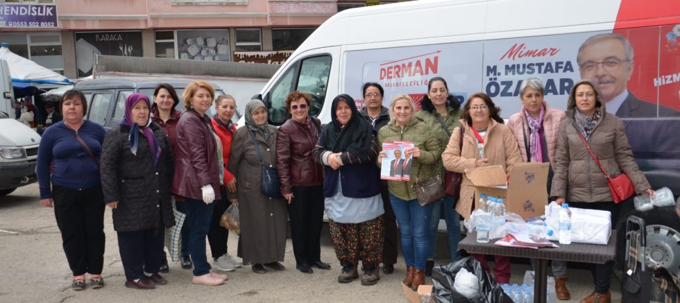 CHP KADIN KOLLARI SALI  PAZARINDA BROŞÜR DAĞITTI