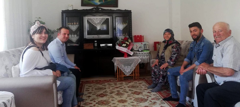 CHP’li Gençler Şehit Annelerini Unutmadı