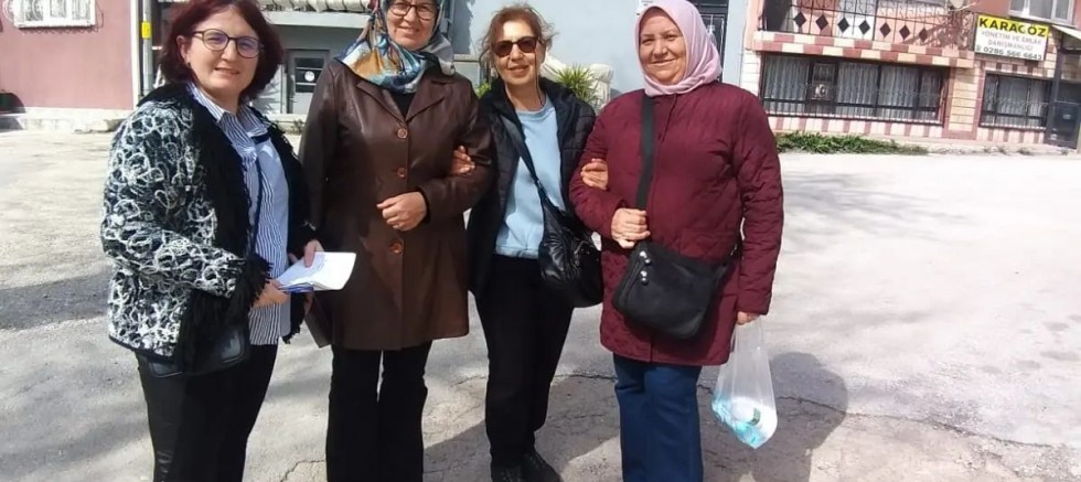 CHP’li Kadınlar Mahalle Çalışmalarını Sürdürüyor
