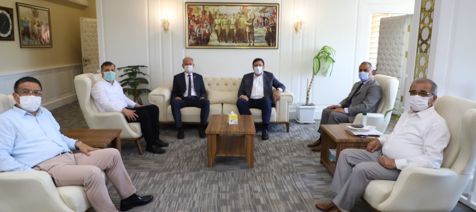 CHPli Vekillerden Kaymakama Ziyaret