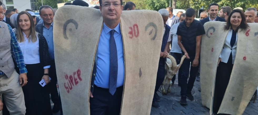‘Çiftçimizin, Üreticimizin Aldığı Kredilerin Faizlerinin Silinmesi Lazım’