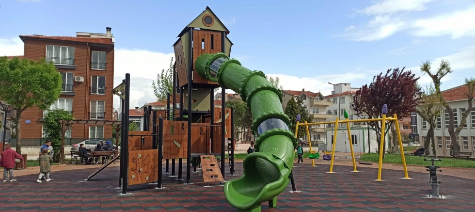 Çocuk Parkları Yenileniyor