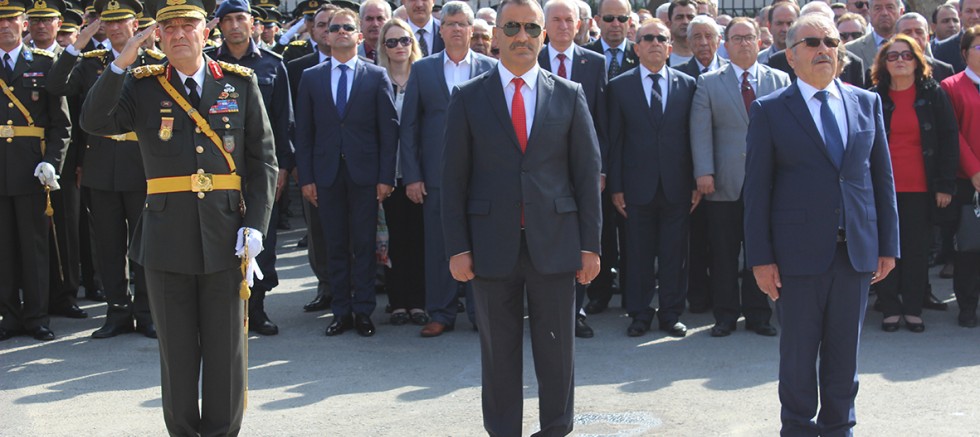 Cumhuriyet Bayramı Çelenk Sunumu Gerçekleşti