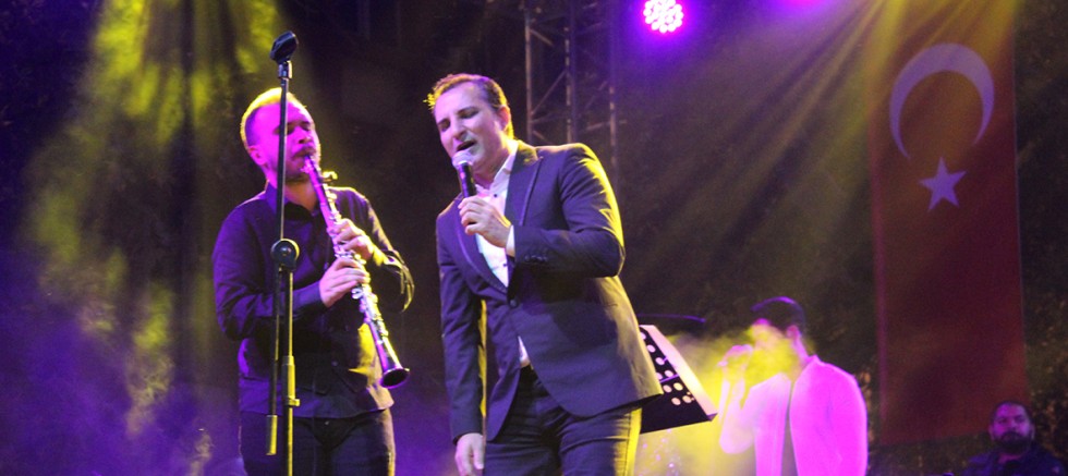 Cumhuriyet Bayramı’nda Fener Alayı ve Muhteşem Konser