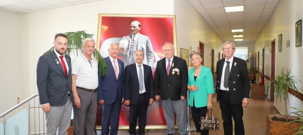 Dernek Üyelerinden Başkan Özacar’a Ziyaret