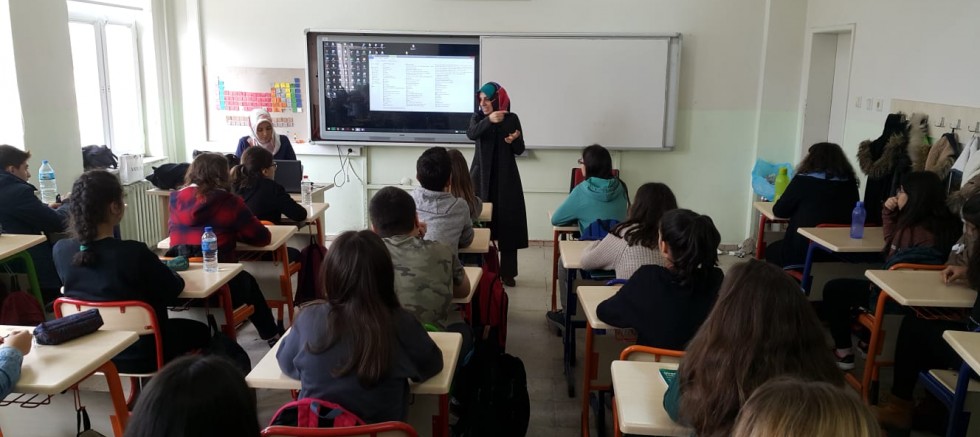 Din Görevlileri ile Gençler El Ele