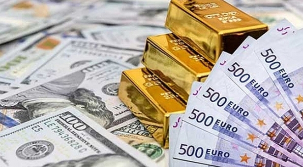 Döviz ve Altında Tarihi Zirve: Piyasalar Dalgalı