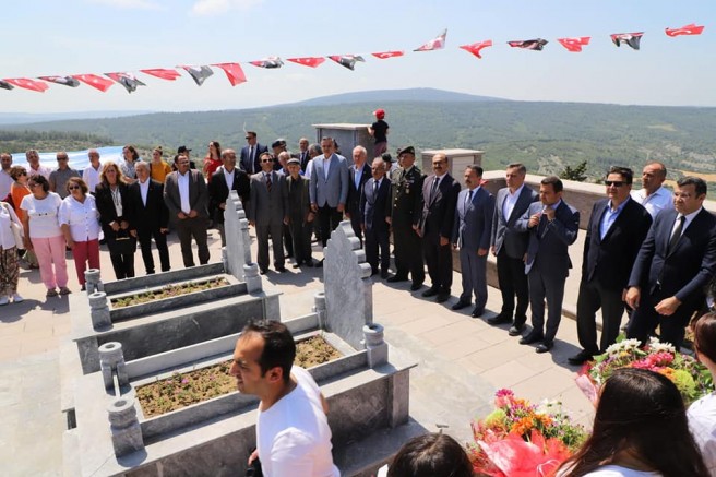 Ece Bey, Mezarı Başında Anıldı